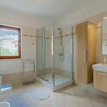 House Ninetta Bale
