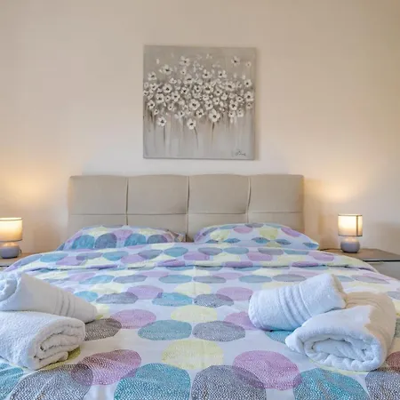 House Ninetta *
