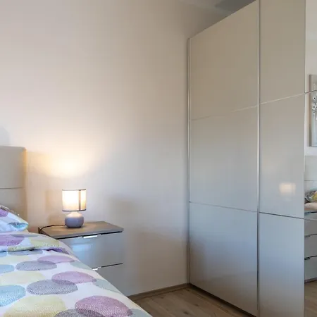 House Ninetta Nyaraló *