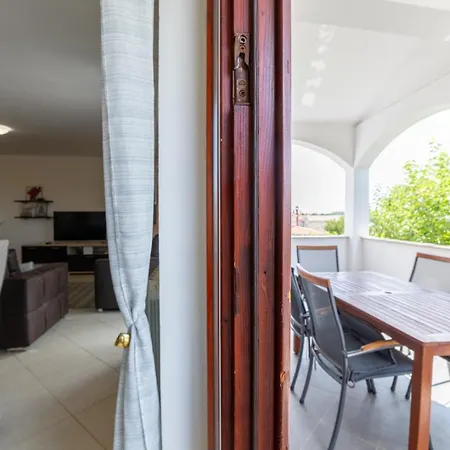 House Ninetta *