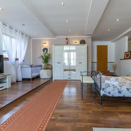 Nyaraló House Ninetta Bale