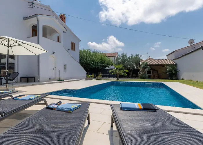 House Ninetta * Bale