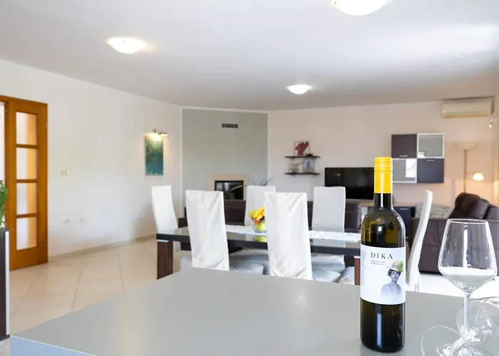 House Ninetta Vakantiehuis Bale