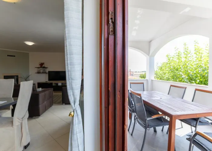 House Ninetta *