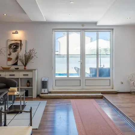 بيت للعطل House Ninetta